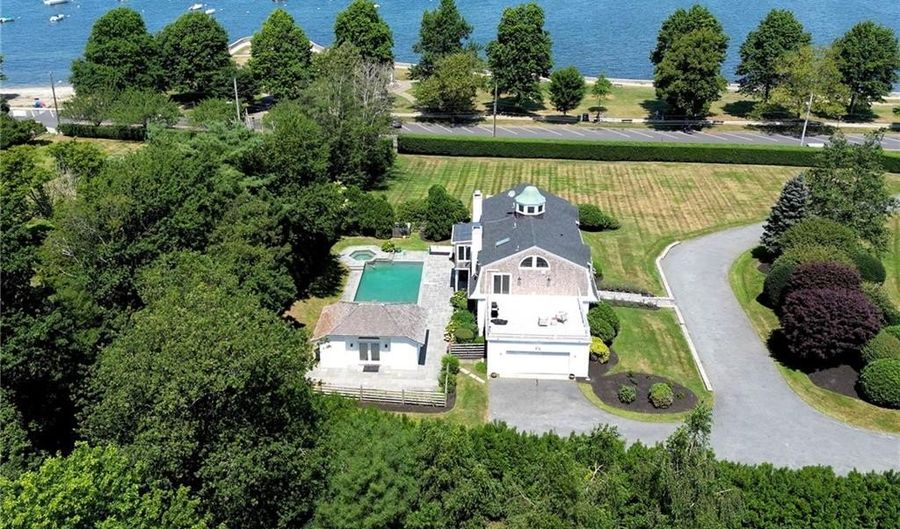 1 Harbor View Dr, Newport, RI 02840 - 4 Beds, 6 Bath