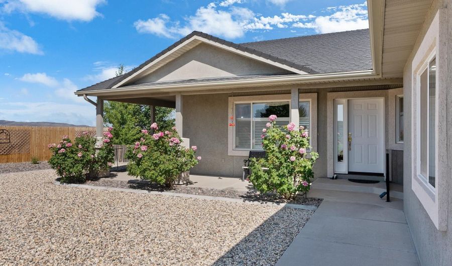 921 Red Rock Rd, Fernley, NV 89408 - 4 Beds, 2 Bath