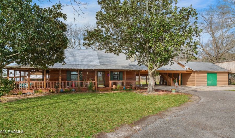 1326 S Hospital Dr, Abbeville, LA 70510 - 3 Beds, 3 Bath