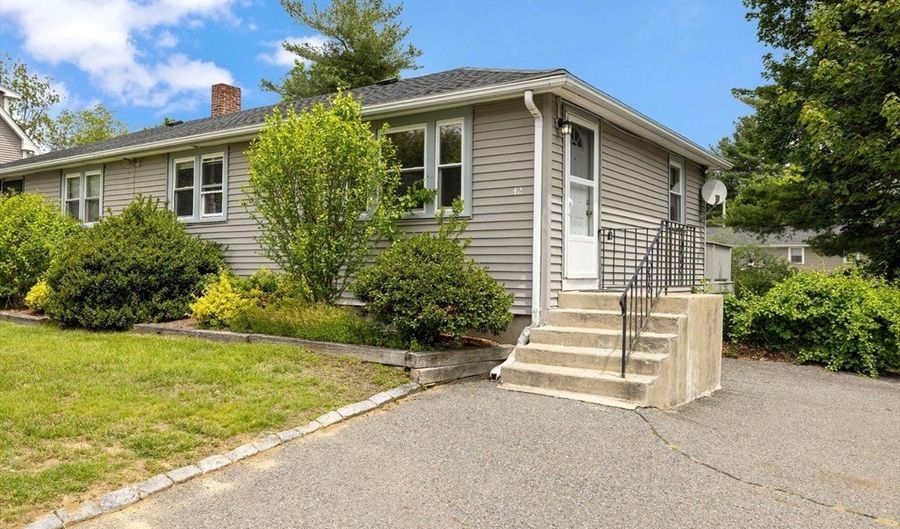 42 Neillian St 42, Bedford, MA 01730 - 2 Beds, 1 Bath