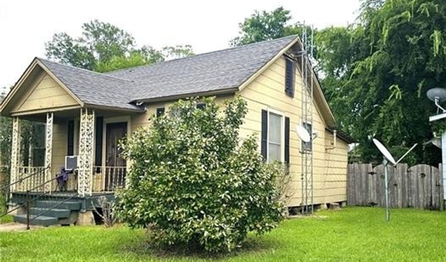 734 AVENUE E, Bogalusa, LA 70427 - 2 Beds, 1 Bath