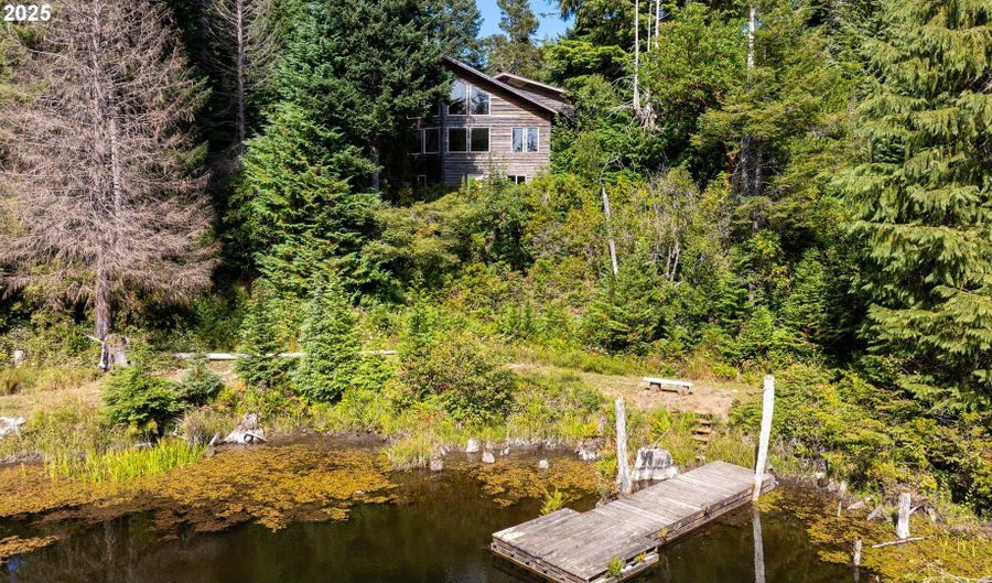 88600 TROUT POND Ln, Bandon, OR 97411 - 3 Beds, 3 Bath