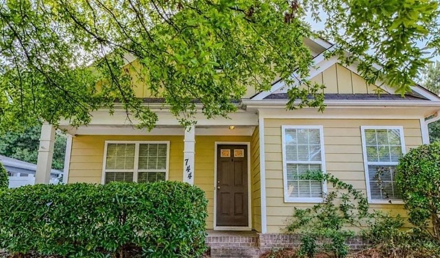 744 W Vincent Dr W, Athens, GA 30607 - 3 Beds, 2 Bath
