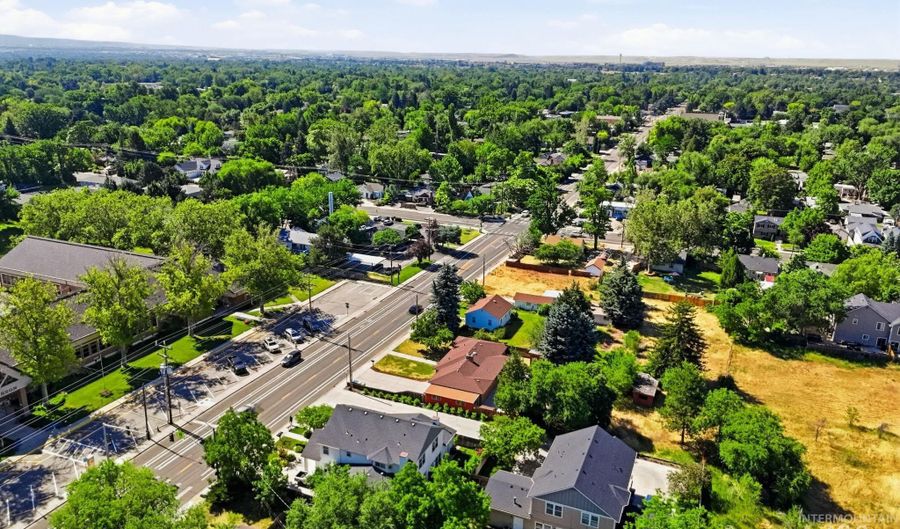 275 S Latah St, Boise, ID 83705 - 3 Beds, 3 Bath
