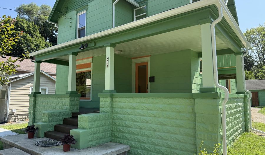 710 N Broad St, Adrian, MI 49221 - 4 Beds, 3 Bath