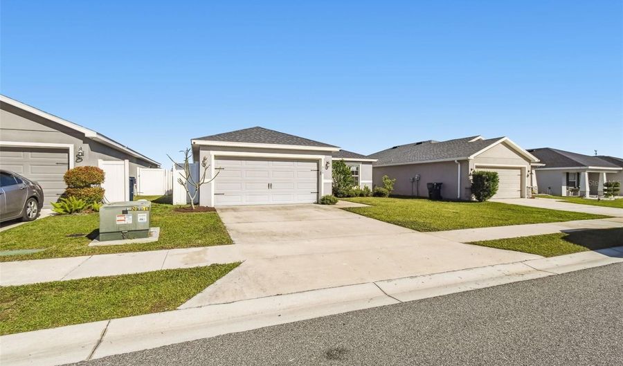 315 SAN MAURO Dr, Auburndale, FL 33823 - 3 Beds, 2 Bath