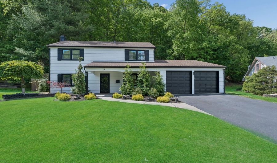 24 Jubilee Cir, Aberdeen, NJ 07747 - 3 Beds, 3 Bath