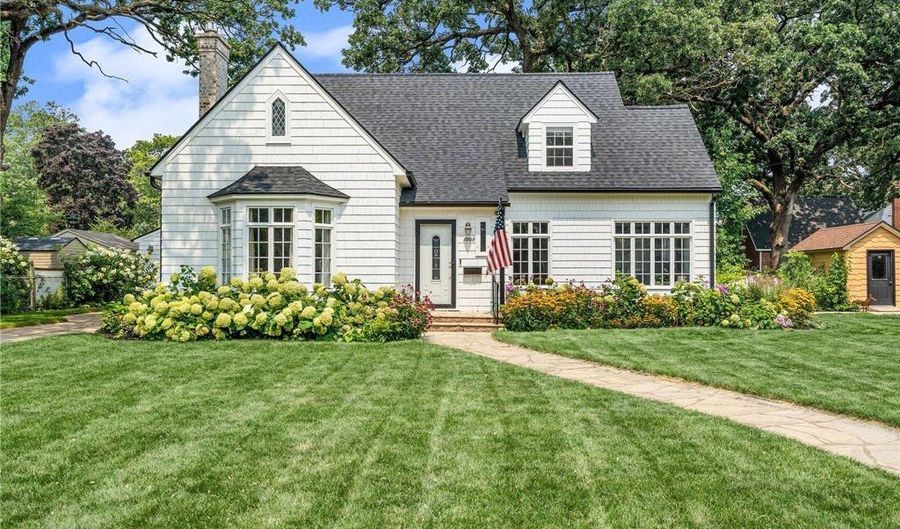 1008 8th Ave NW, Austin, MN 55912 - 4 Beds, 3 Bath