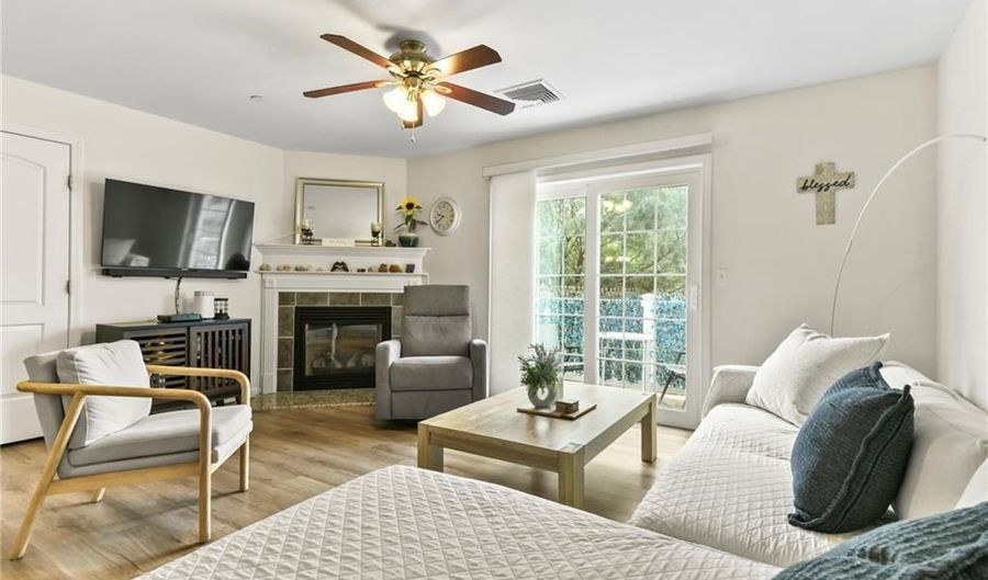 2 Gray Coach Ln 210, Cranston, RI 02921 - 2 Beds, 2 Bath