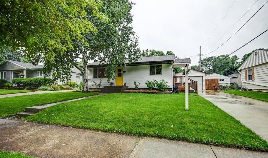 3909 Hynek Rd, Madison, WI 53714 - 2 Beds, 1 Bath