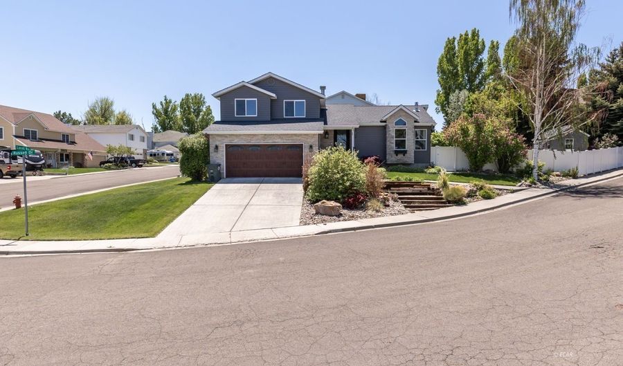 2071 Russell Dr, Elko, NV 89801 - 4 Beds, 3 Bath
