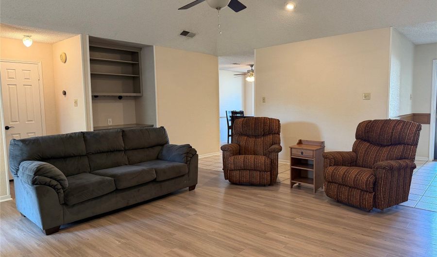 925 Reeves St, Abilene, TX 79602 - 3 Beds, 2 Bath