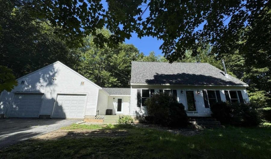 140 Point Rd, Belgrade, ME 04917 - 4 Beds, 2 Bath