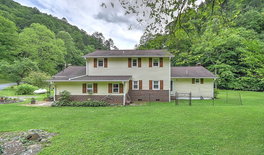 24483 Cave Creek Rd, Abingdon, VA 24211 - 5 Beds, 3 Bath