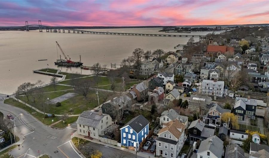 35 Marsh St 2, Newport, RI 02840 - 3 Beds, 2 Bath