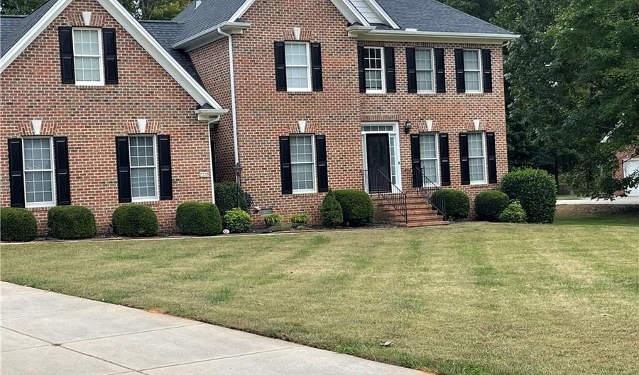 2339 Hickory Forest Dr, Asheboro, NC 27203 - 4 Beds, 3 Bath