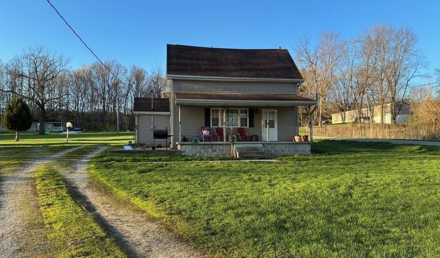 5421 N Riverside Rd, Attica, IN 47918 - 2 Beds, 1 Bath