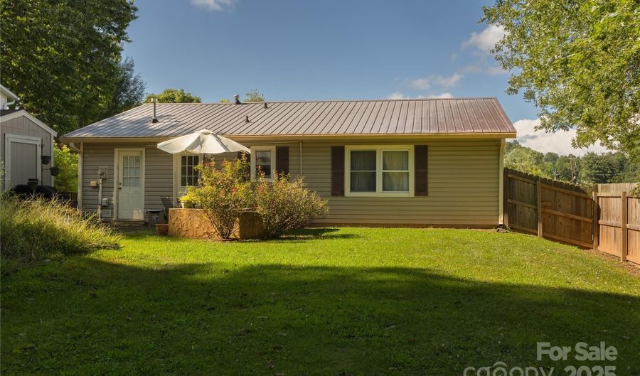 21 Mount Carmel Dr 149, Asheville, NC 28806 - 3 Beds, 2 Bath