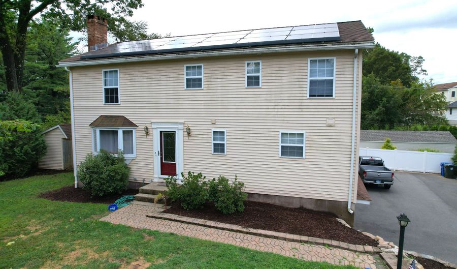 7 School St, Burlington, CT 06013 - 4 Beds, 3 Bath