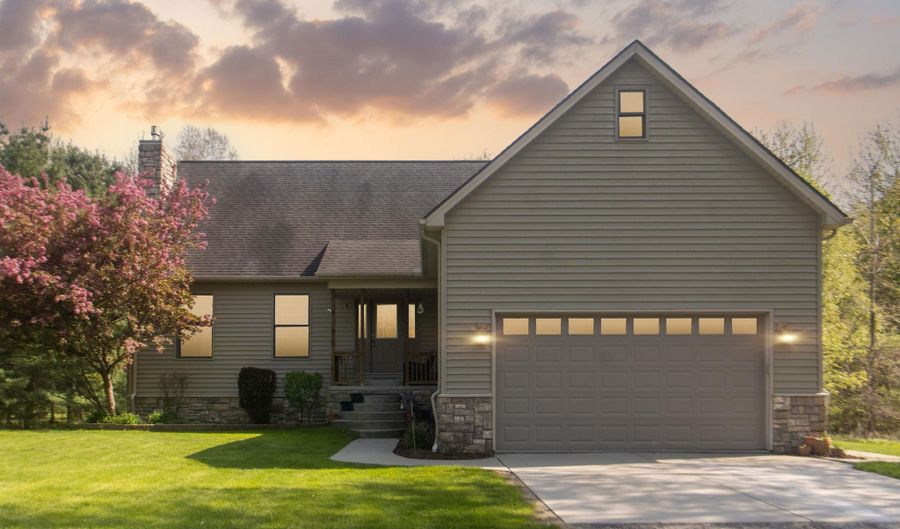 6527 Genaw Rd, Algonac, MI 48001 - 3 Beds, 3 Bath