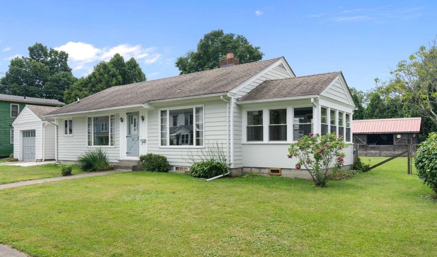 30 Lexington Ave, Brattleboro, VT 05301 - 3 Beds, 1 Bath