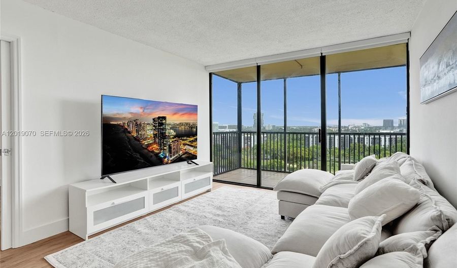 20379 W Country Club Dr 1440, Aventura, FL 33180 - 2 Beds, 2 Bath