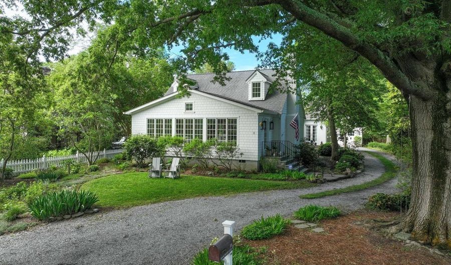 18 BANCROFT Ave, Annapolis, MD 21403 - 4 Beds, 4 Bath