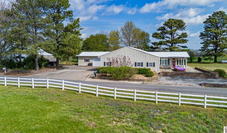 376 K C Dunn Rd, Barlow, KY 42024 - 3 Beds, 3 Bath