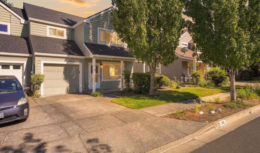 150 Crocker St, Ashland, OR 97520 - 3 Beds, 3 Bath