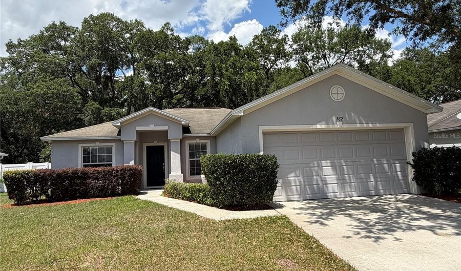 762 BARRISTER Dr, Auburndale, FL 33823 - 3 Beds, 2 Bath
