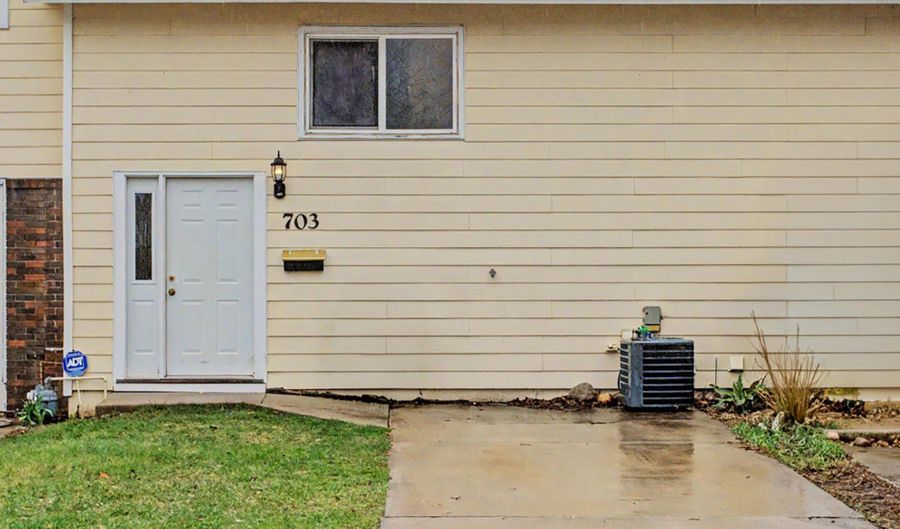 703 Meadow Pl, Ames, IA 50010 - 3 Beds, 2 Bath