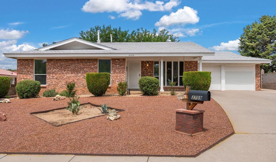3709 CHELWOOD Dr NE, Albuquerque, NM 87111 - 3 Beds, 2 Bath