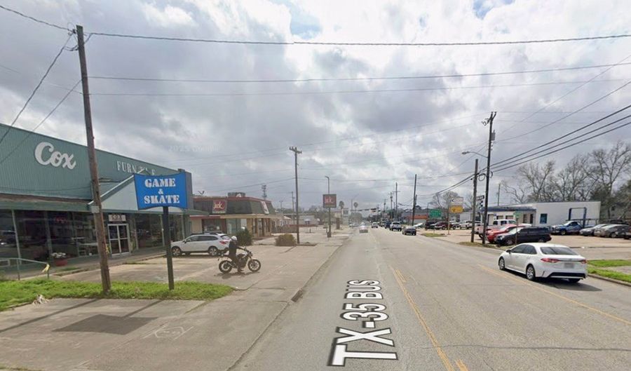 601 S. GORDON St, Alvin, TX 77511 - 0 Beds, 0 Bath