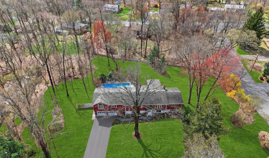 11 Kent Rd, Airmont, NY 10952 - 5 Beds, 3 Bath