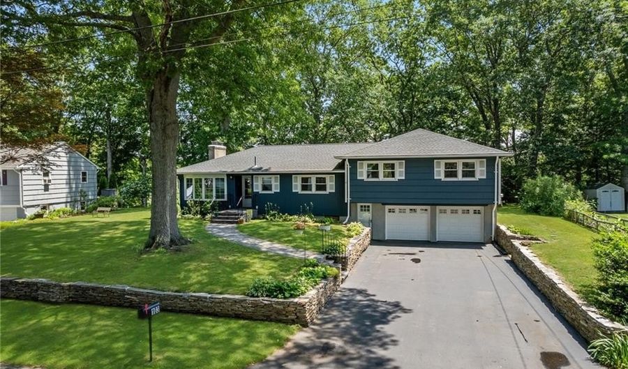 103 BIRCHWOOD Dr, North Kingstown, RI 02852 - 3 Beds, 3 Bath