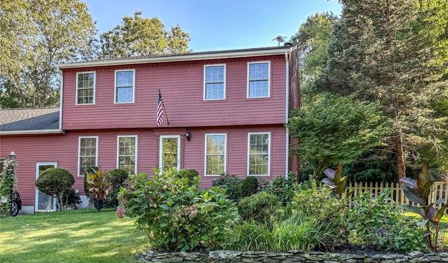 2 Country View Dr, Coventry, RI 02816 - 3 Beds, 3 Bath