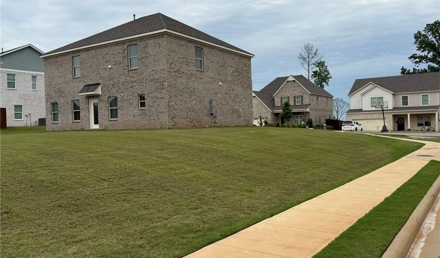 1442 CRESCENT Blvd, Auburn, AL 36830 - 4 Beds, 3 Bath