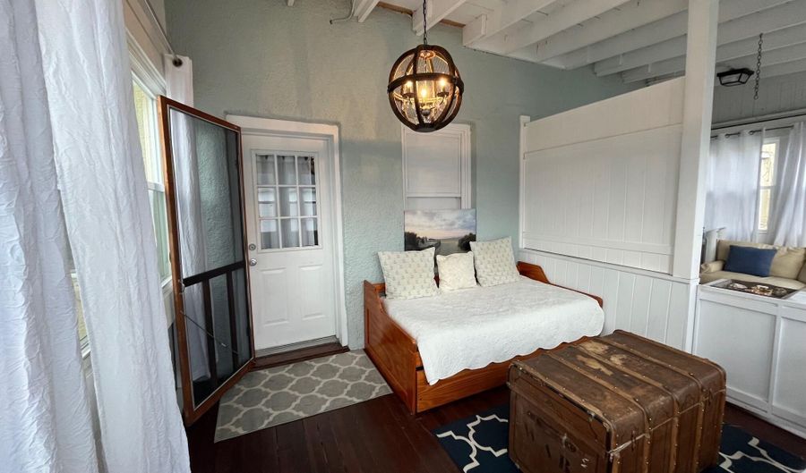 216 Main St, Avon By The Sea, NJ 07717 - 3 Beds, 1 Bath