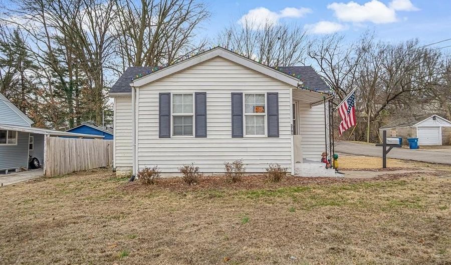 3701 Coronado Dr, Alton, IL 62002 - 2 Beds, 1 Bath