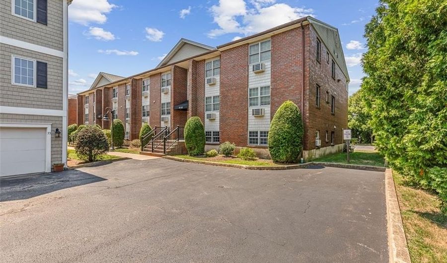 673 Metacom Ave 50, Bristol, RI 02809 - 2 Beds, 2 Bath