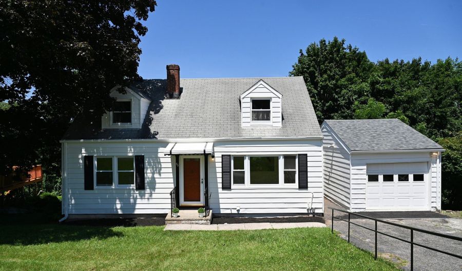 46 Topstone Dr, Danbury, CT 06810 - 3 Beds, 2 Bath