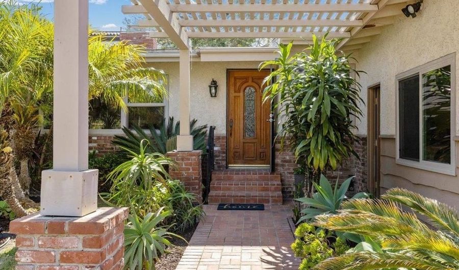 3230 EUREKA Pl, Carlsbad, CA 92008 - 3 Beds, 2 Bath