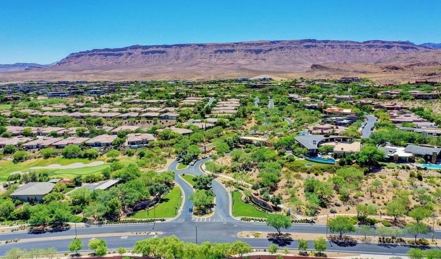 68 Grey Feather Dr, Las Vegas, NV 89135 - 3 Beds, 4 Bath