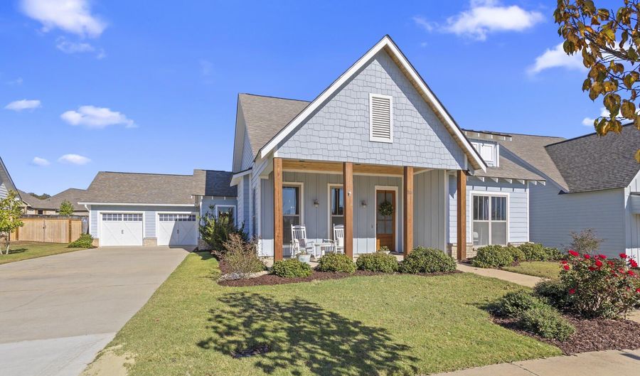 806 Long Leaf Cir, Brandon, MS 39042 - 4 Beds, 2 Bath