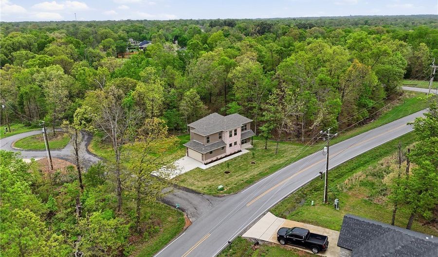 276 Kinross Dr, Bella Vista, AR 72715 - 2 Beds, 3 Bath