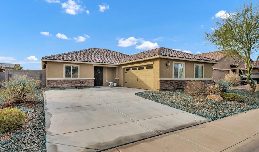 569 W Pintail Dr, Casa Grande, AZ 85122 - 3 Beds, 2 Bath