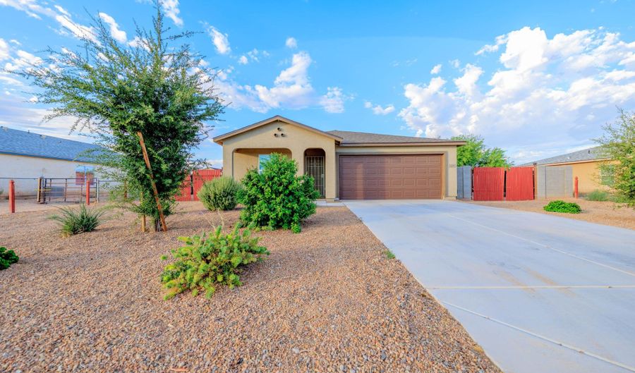 12245 W DELWOOD Dr, Arizona City, AZ 85123 - 3 Beds, 2 Bath