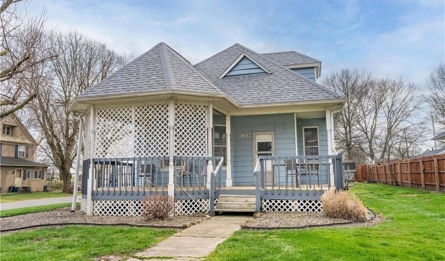 12020 Easton St NE, Alliance, OH 44601 - 3 Beds, 1 Bath