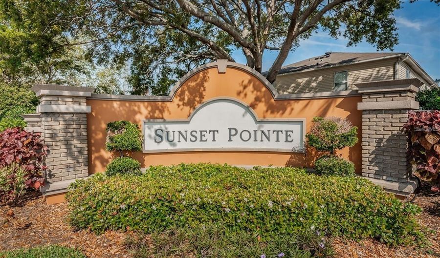 2088 SUN DOWN Dr, Clearwater, FL 33763 - 3 Beds, 3 Bath