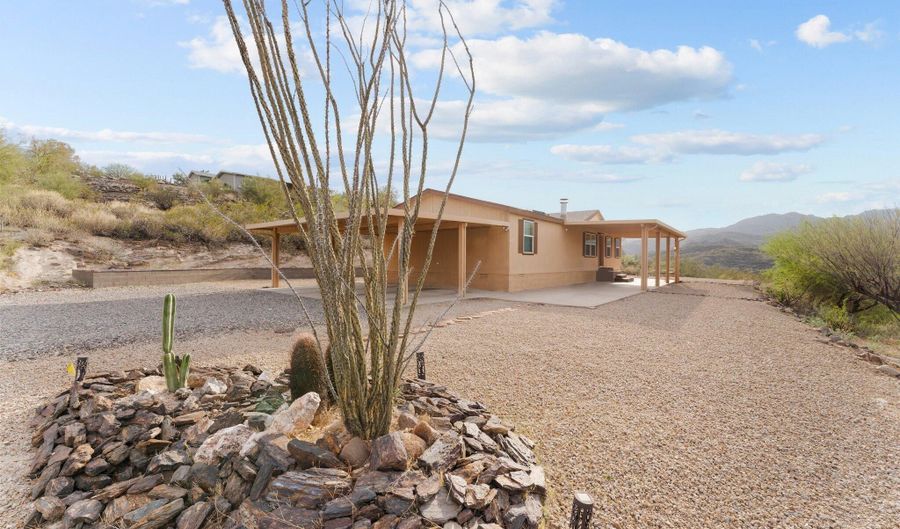 34840 S DESERT Cv, Black Canyon City, AZ 85324 - 3 Beds, 2 Bath
